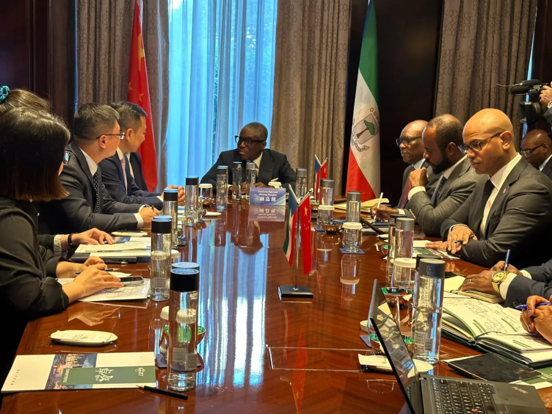 赤道幾內(nèi)亞共和國訪華代表與卓然股份深入探討產(chǎn)業(yè)協(xié)同發(fā)展 赤道幾內(nèi)亞共和國訪華代表與卓然股份深入探討產(chǎn)業(yè)協(xié)同發(fā)展