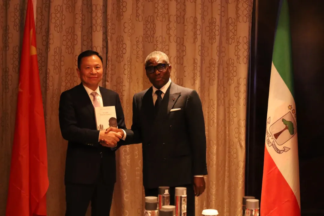 赤道幾內(nèi)亞共和國訪華代表與卓然股份深入探討產(chǎn)業(yè)協(xié)同發(fā)展 赤道幾內(nèi)亞共和國訪華代表與卓然股份深入探討產(chǎn)業(yè)協(xié)同發(fā)展